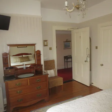 Oda ve Kahvaltı St Judes 3*