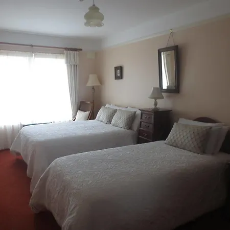 לינה וארוחת בוקר St Judes